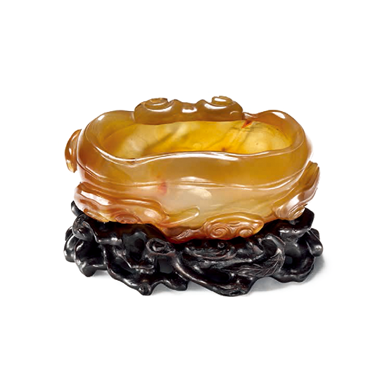 AN AGATE WATERPOT